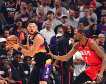 u球体育-杜兰特拿到24分&amp;amp;布克空砍31分，杜兰特生涯面对布克11胜2负